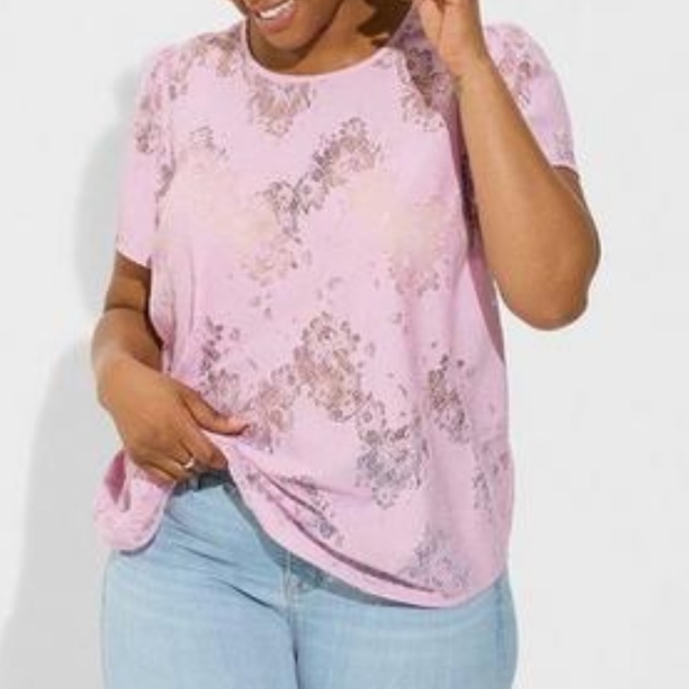 NWT TORRID Women's Plus Size Abbey Lace
Short Sleeve Blouse Size 3X‎